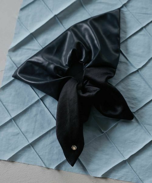 LANVIN en Bleu / ランバン オン ブルー その他小物 | テクスチャーミックススクエアシュシュ（ブラック）