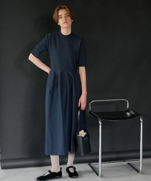 LANVIN en Bleu / ランバン オン ブルー ドレス | ニットコンビフレアワンピース（ネイビー）
