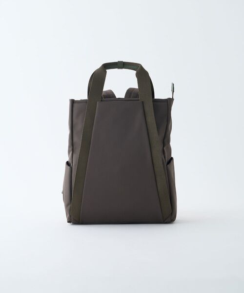 LAQUOH / ラクーオ リュック・バックパック | ミニマルナイロンスクエアリュック（カーキ）