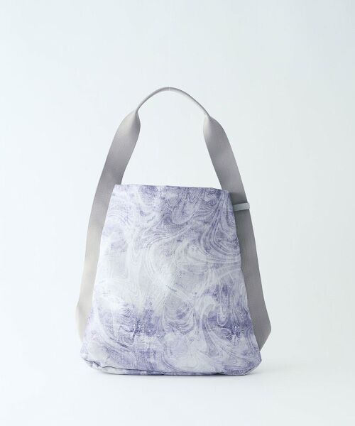 アートと実用性を兼ね備えたモダンな佇まい｜マーブルス墨流シワンショルダーバッグ