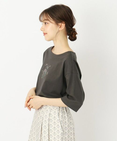 LAURA ASHLEY / ローラ アシュレイ Tシャツ | 【5分袖/洗える/USAコットン100%】バンチドフラワープリントＴシャツ | 詳細5