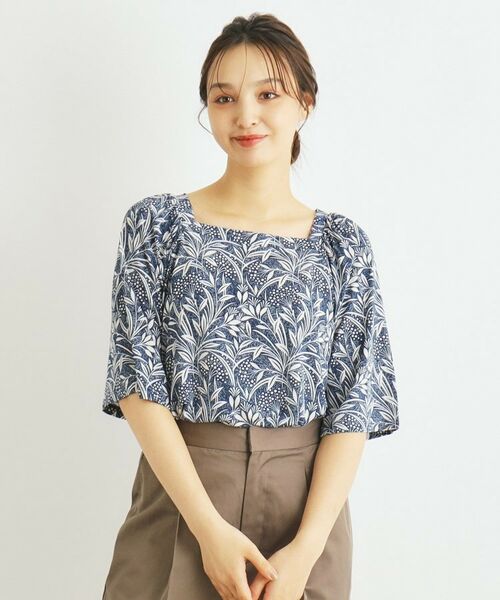 LAURA ASHLEY / ローラ アシュレイ シャツ・ブラウス | 【洗える／ジャージ素材／同柄アイテムあり】ウッドブロック リーブス柄プルオーバー | 詳細1