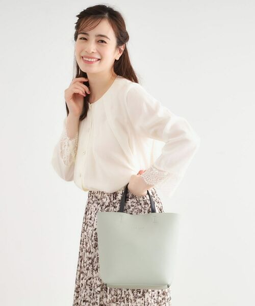 LAURA ASHLEY/ローラ アシュレイ 【ショルダーストラップ付/合成皮革】縦型トートバッグ ライトグリーン(020) 00(FREE) LAURA ASHLEY/ローラ アシュレイ 【ショルダーストラップ付/合成皮革】縦型トートバッグ ライトグリーン(020) 00(FREE)