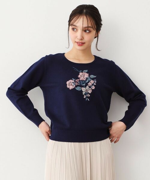 LAURA ASHLEY/ローラ アシュレイ 【ハイゲージ】大判刺繍ニット ネイビー(094) 38(M) LAURA ASHLEY/ローラ アシュレイ 【ハイゲージ】大判刺繍ニット ネイビー(094) 38(M)
