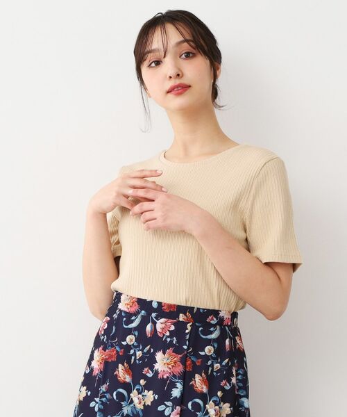 LAURA ASHLEY/ローラ アシュレイ 【洗える/ストレッチ】アイレット ベーシックカットソー ベージュ(052) 38(M) LAURA ASHLEY/ローラ アシュレイ 【洗える/ストレッチ】アイレット ベーシックカットソー ベージュ(052) 38(M)