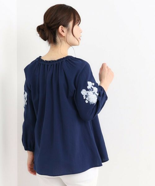 LAURA ASHLEY / ローラ アシュレイ シャツ・ブラウス | 【コットン100％／刺繍入り】ウェストウェル バンチ柄刺繍ブラウス | 詳細10