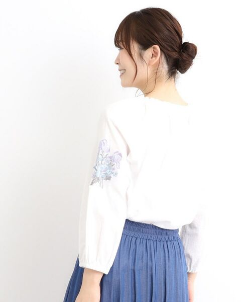 LAURA ASHLEY / ローラ アシュレイ シャツ・ブラウス | 【コットン100％／刺繍入り】ウェストウェル バンチ柄刺繍ブラウス | 詳細2