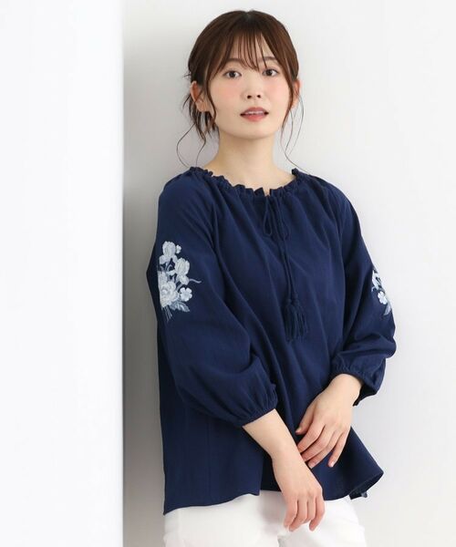 LAURA ASHLEY/ローラ アシュレイ 【コットン100%/刺繍入り】ウェストウェル バンチ柄刺繍ブラウス ネイビー(094) 38(M) LAURA ASHLEY/ローラ アシュレイ 【コットン100%/刺繍入り】ウェストウェル バンチ柄刺繍ブラウス ネイビー(094) 38(M)
