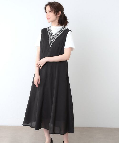 LAURA ASHLEY / ローラ アシュレイ ロング・マキシ丈ワンピース | 【コットン100%/インド綿/刺繍入り】Vネックワンピース | 詳細1