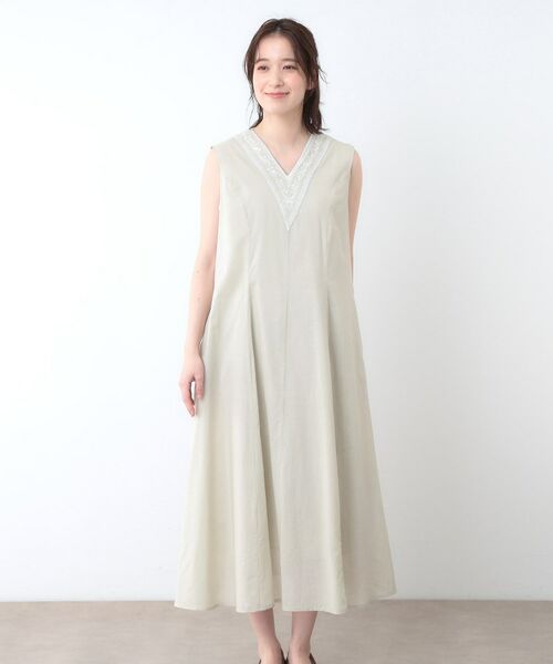 LAURA ASHLEY / ローラ アシュレイ ロング・マキシ丈ワンピース | 【コットン100%/インド綿/刺繍入り】Vネックワンピース | 詳細13