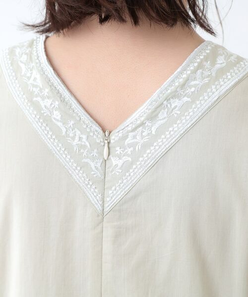 LAURA ASHLEY / ローラ アシュレイ ロング・マキシ丈ワンピース | 【コットン100%/インド綿/刺繍入り】Vネックワンピース | 詳細17