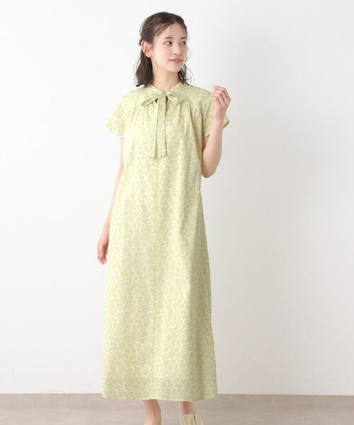 LAURA ASHLEY / ローラ アシュレイ ロング・マキシ丈ワンピース | 【コットン100%/洗える/同柄アイテムあり】ハーゲート リーブス柄 ボウタイワンピース(ライトイエロー(130))