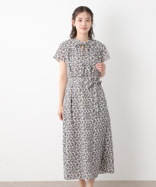 LAURA ASHLEY / ローラ アシュレイ ロング・マキシ丈ワンピース | 【コットン100%/洗える/同柄アイテムあり】ハーゲート リーブス柄 ボウタイワンピース(モカブラウン(142))