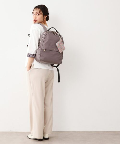 LAURA ASHLEY/ローラ アシュレイ 【4L収納/クッションポケット/ポーチ付き】多機能バックパック グレー(012) 00 LAURA ASHLEY/ローラ アシュレイ 【4L収納/クッションポケット/ポーチ付き】多機能バックパック グレー(012) 00