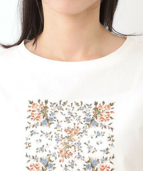 LAURA ASHLEY / ローラ アシュレイ Tシャツ | 【STORY掲載！/接触冷感/コットン100％／3colors】エラビー スカーフ柄 Tシャツ | 詳細16