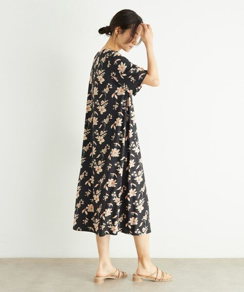 LAURA ASHLEY / ローラ アシュレイ ロング・マキシ丈ワンピース | 【洗える/ジャージ素材/同柄アイテムあり】ミラ柄ワンピース | 詳細3