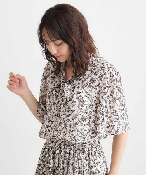 LAURA ASHLEY / ローラ アシュレイ シャツ・ブラウス | 【ボウタイ／同柄アイテムあり】アイロンワーク スクロール柄ブラウス | 詳細1