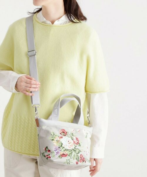 LAURA ASHLEY/ローラ アシュレイ ローズモア柄 トートバッグ S グレー(112) 00(FREE) LAURA ASHLEY/ローラ アシュレイ ローズモア柄 トートバッグ S グレー(112) 00(FREE)