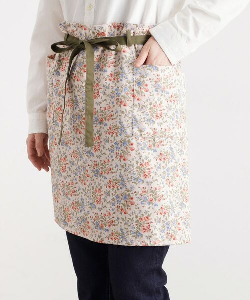 LAURA ASHLEY / ローラ アシュレイ インテリア・生活雑貨・ホビー・ステーショナリー | 【形態安定加工】エラビー フローラル柄 カフェ エプロン | 詳細1