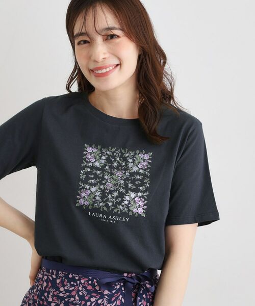 LAURA ASHLEY / ローラ アシュレイ Tシャツ | 【カラー追加！STORY掲載！／コットン100％／3colors】エラビー スカーフ柄 Tシャツ | 詳細9