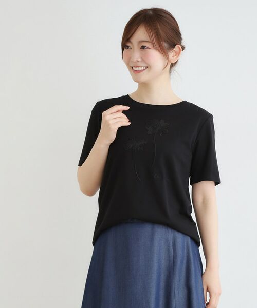 LAURA ASHLEY / ローラ アシュレイ Tシャツ | 【洗える／立体モチーフ／コットン100％】ランズウィック柄Tシャツ（ブラック(119)）