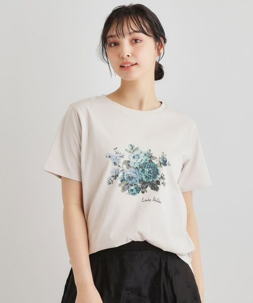 LAURA ASHLEY / ローラ アシュレイ Tシャツ | 【ギフトにおすすめ！5分袖／接触冷感／UVカット】エレンボロー ローズ柄Tシャツ（グレー(012)）