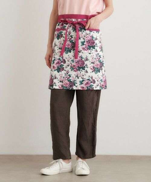LAURA ASHLEY / ローラ アシュレイ インテリア・生活雑貨・ホビー・ステーショナリー | エレンボロー ローズ柄 カフェエプロン（ボルドー(164)）