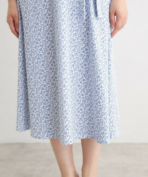 LAURA ASHLEY / ローラ アシュレイ ロング・マキシ丈ワンピース | 【接触冷感／洗える】スウィート アリッサム柄スムースワンピース | 詳細18