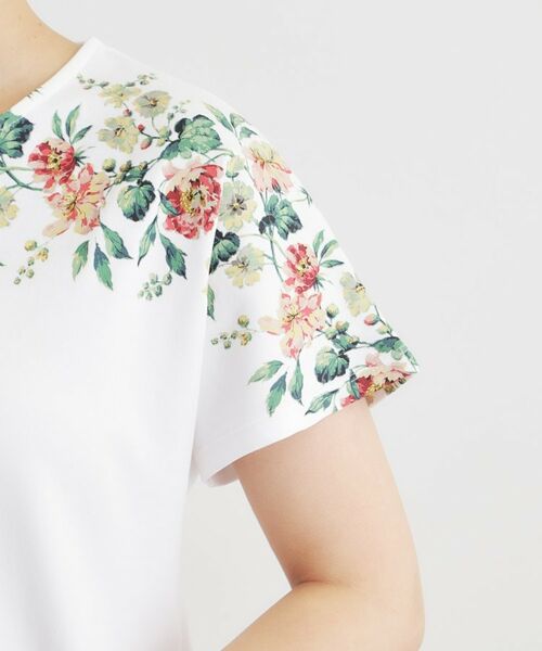 LAURA ASHLEY / ローラ アシュレイ カットソー | 【接触冷感／洗える／コットン100％】ロミリー柄 デコルテプリントTシャツ | 詳細17