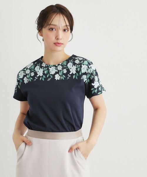 LAURA ASHLEY / ローラ アシュレイ カットソー | 【接触冷感／洗える／コットン100％】ロミリー柄 デコルテプリントTシャツ（ネイビー(194)）