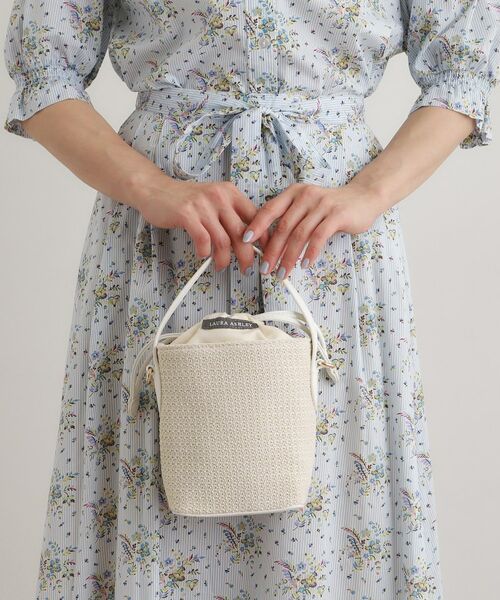 LAURA ASHLEY / ローラ アシュレイ ショルダーバッグ | 【取外し可ショルダーベルト付き】ウィービングドローストリングバッグ（アイボリー(004)）