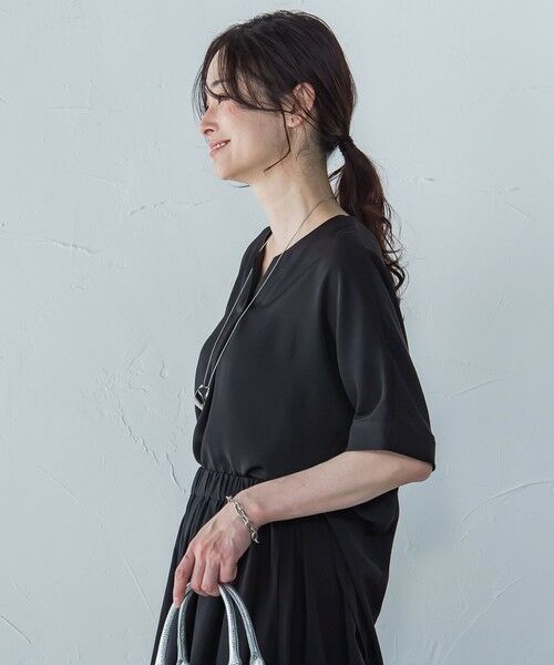 LAUTREAMONT / ロートレアモン シャツ・ブラウス | 【WEB限定】サテンフィールキーネックブラウス≪セットアップ対応/洗濯機で洗える≫ | 詳細1