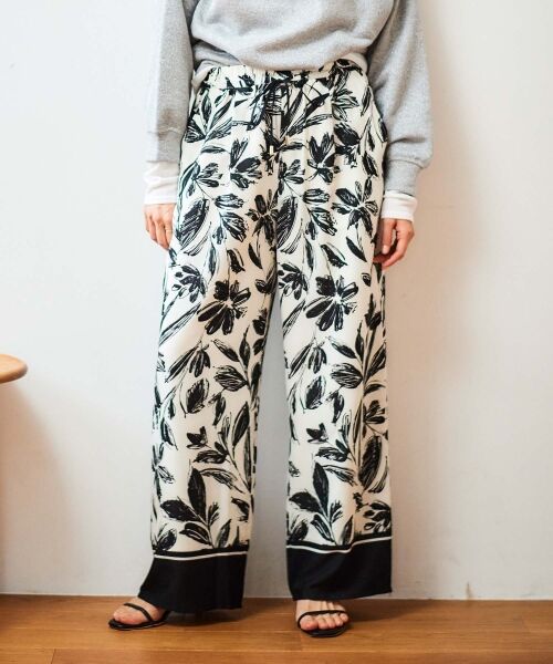 le.coeur blanc / ルクールブラン その他パンツ | フラワーパネルプリントイージーパンツ | 詳細2