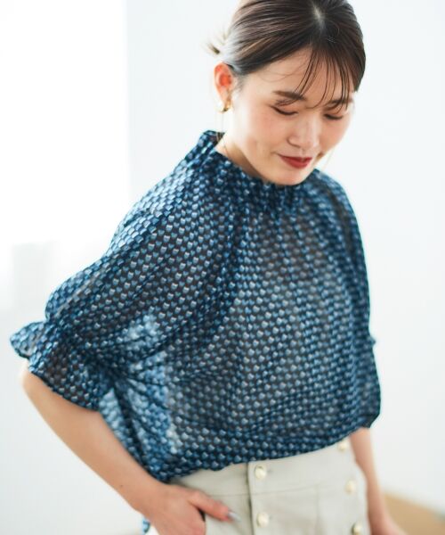 le. coeur blanc/ルクールブラン シフォン幾何柄プリントブラウス ネイビー柄 38 le. coeur blanc/ルクールブラン シフォン幾何柄プリントブラウス ネイビー柄 38