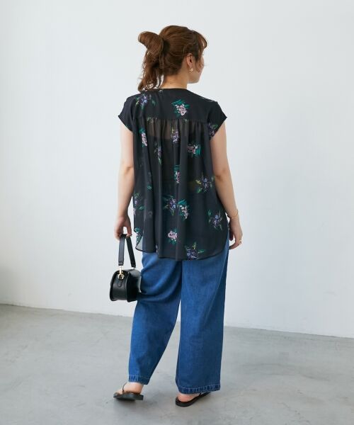 le.coeur blanc / ルクールブラン シャツ・ブラウス | 《WEB/一部店舗限定》KAZUMIDOIボタニカルノースリギャザーブラウス | 詳細4