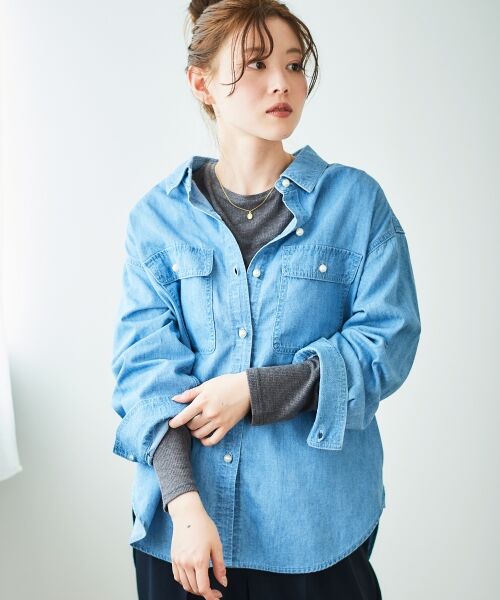 le.coeur blanc / ルクールブラン シャツ・ブラウス | 《軽いシャツ素材》パールボタンデニムシャツ | 詳細2