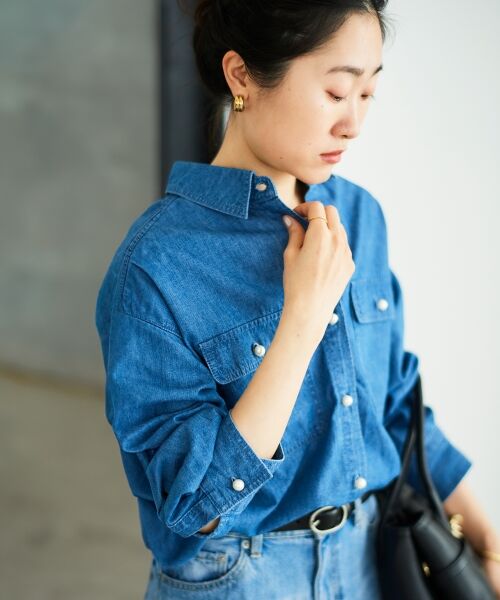 le.coeur blanc / ルクールブラン シャツ・ブラウス | 《軽いシャツ素材》パールボタンデニムシャツ | 詳細26