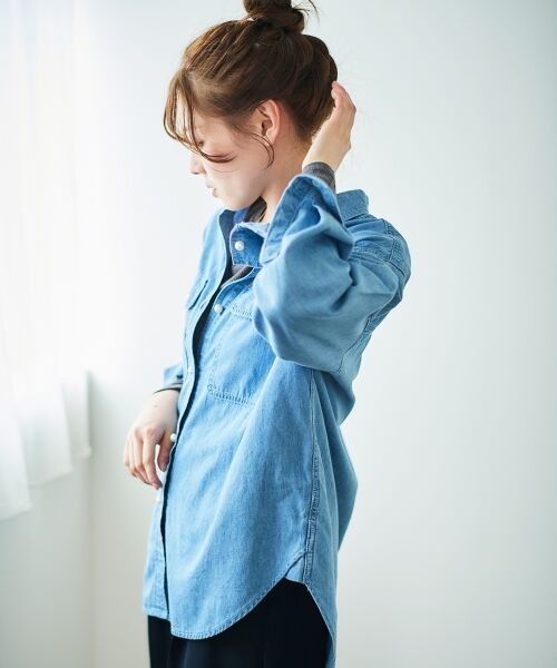 le.coeur blanc / ルクールブラン シャツ・ブラウス | 《軽いシャツ素材》パールボタンデニムシャツ | 詳細7