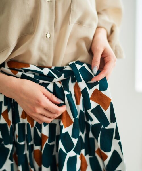le.coeur blanc / ルクールブラン ロング・マキシ丈スカート | 幾何柄プリントリボン付ロングスカート | 詳細10
