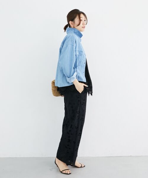 le.coeur blanc / ルクールブラン シャツ・ブラウス | 《軽い素材》パールボタンコンパクトデニムシャツ | 詳細24