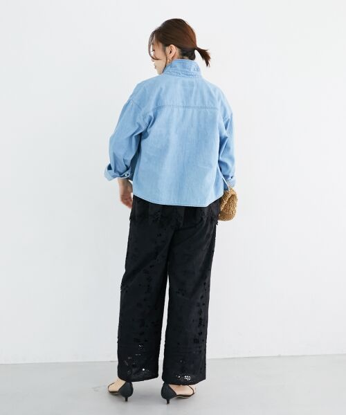le.coeur blanc / ルクールブラン シャツ・ブラウス | 《軽い素材》パールボタンコンパクトデニムシャツ | 詳細26