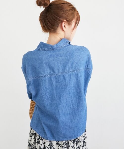 le.coeur blanc / ルクールブラン シャツ・ブラウス | 《軽い素材》パールボタンコンパクトデニムシャツ | 詳細4