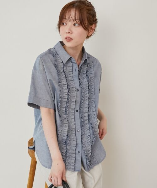 le.coeur blanc / ルクールブラン シャツ・ブラウス | 《1枚で着映え！》フロントフリルレギュラーカラー半袖シャツ | 詳細2