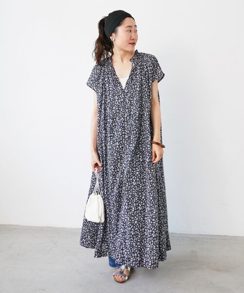 le.coeur blanc / ルクールブラン ロング・マキシ丈ワンピース | 《手洗い可能》フラワープリントネックギャザーワンピース | 詳細2