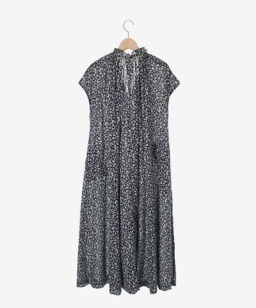 le.coeur blanc / ルクールブラン ロング・マキシ丈ワンピース | 《手洗い可能》フラワープリントネックギャザーワンピース | 詳細20