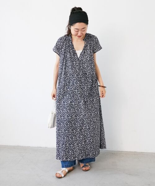 le.coeur blanc / ルクールブラン ロング・マキシ丈ワンピース | 《手洗い可能》フラワープリントネックギャザーワンピース | 詳細4