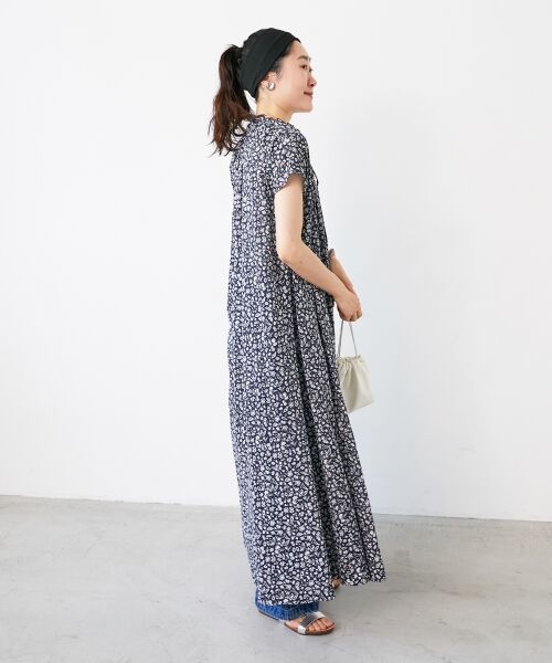 le.coeur blanc / ルクールブラン ロング・マキシ丈ワンピース | 《手洗い可能》フラワープリントネックギャザーワンピース | 詳細6