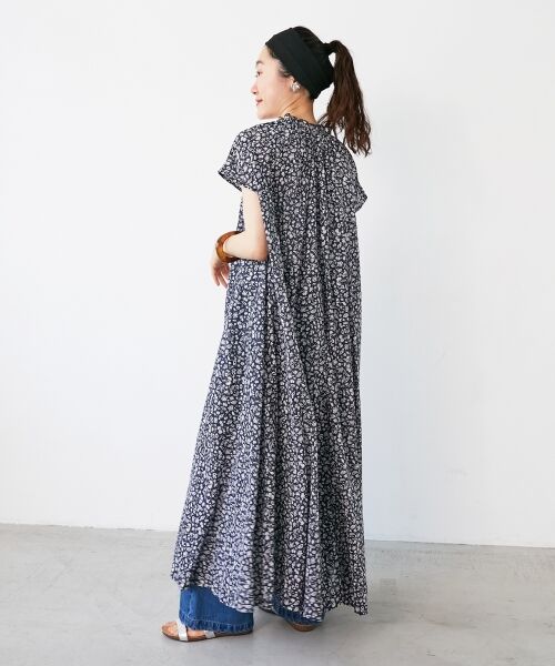 le.coeur blanc / ルクールブラン ロング・マキシ丈ワンピース | 《手洗い可能》フラワープリントネックギャザーワンピース | 詳細8
