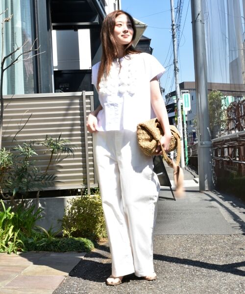 le.coeur blanc / ルクールブラン シャツ・ブラウス | 《手洗い可能》TORRAZZO DONNAフラワーモチーフフレンチスリーブ | 詳細16