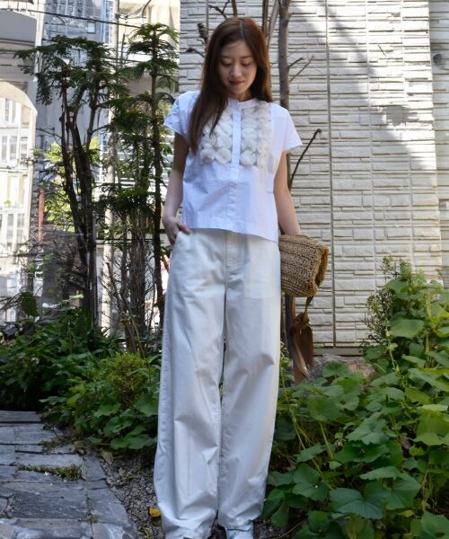 le.coeur blanc / ルクールブラン シャツ・ブラウス | 《手洗い可能》TORRAZZO DONNAフラワーモチーフフレンチスリーブ | 詳細19